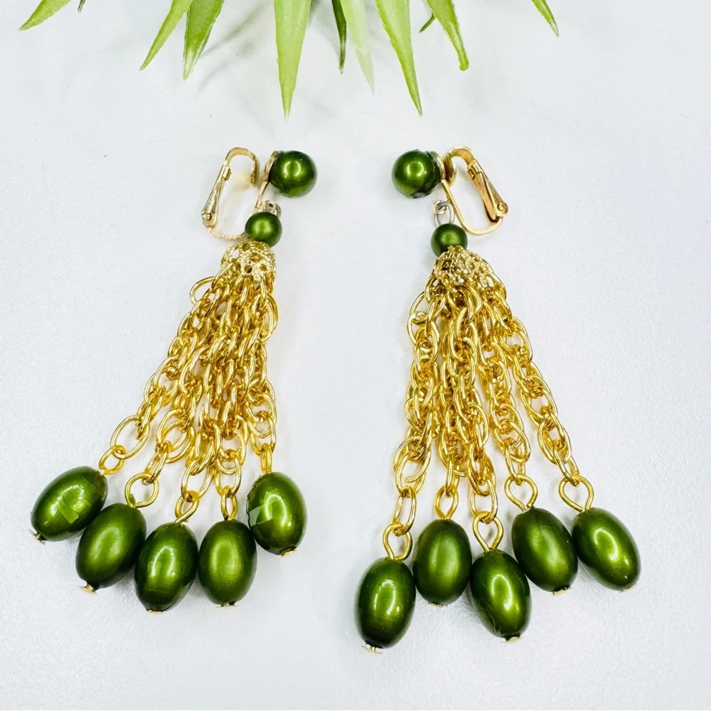 Vintage 60s Hong Kong Green Faux Pearl Gold Tone Tassel Chain Dangle Earrings